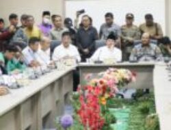 Rudi Temui Mahasiswa Berdialog Terkait Rempang, Sejak April Mencari Solusi Terbaik untuk Rakyat Galang