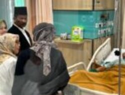 Usai Upacara Hari Santri, Rudi dan Marlin Sempatkan Membesuk Lurah Sadai